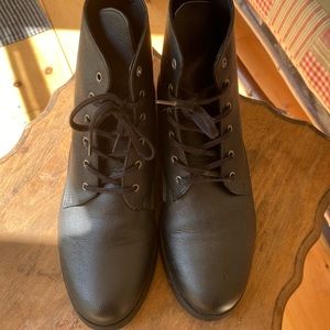 Vegan boots ´Good guys don’t wear leather’